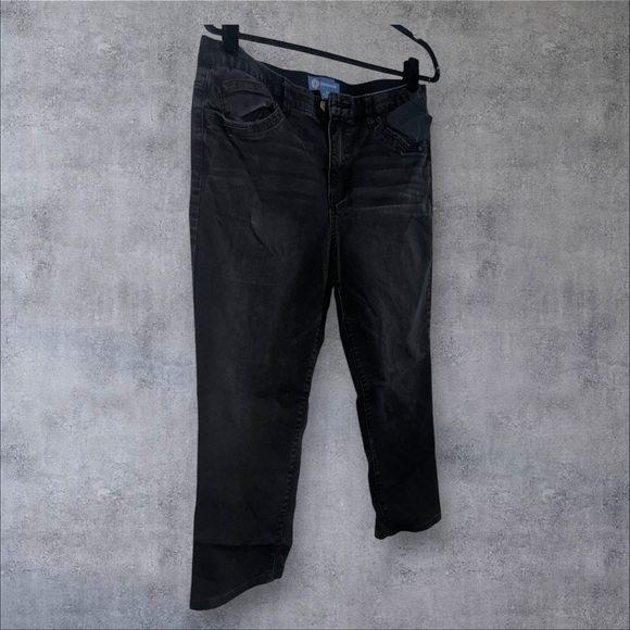 Democracy Women's‎ Black Ankle Jeans - Picture 2 of 5